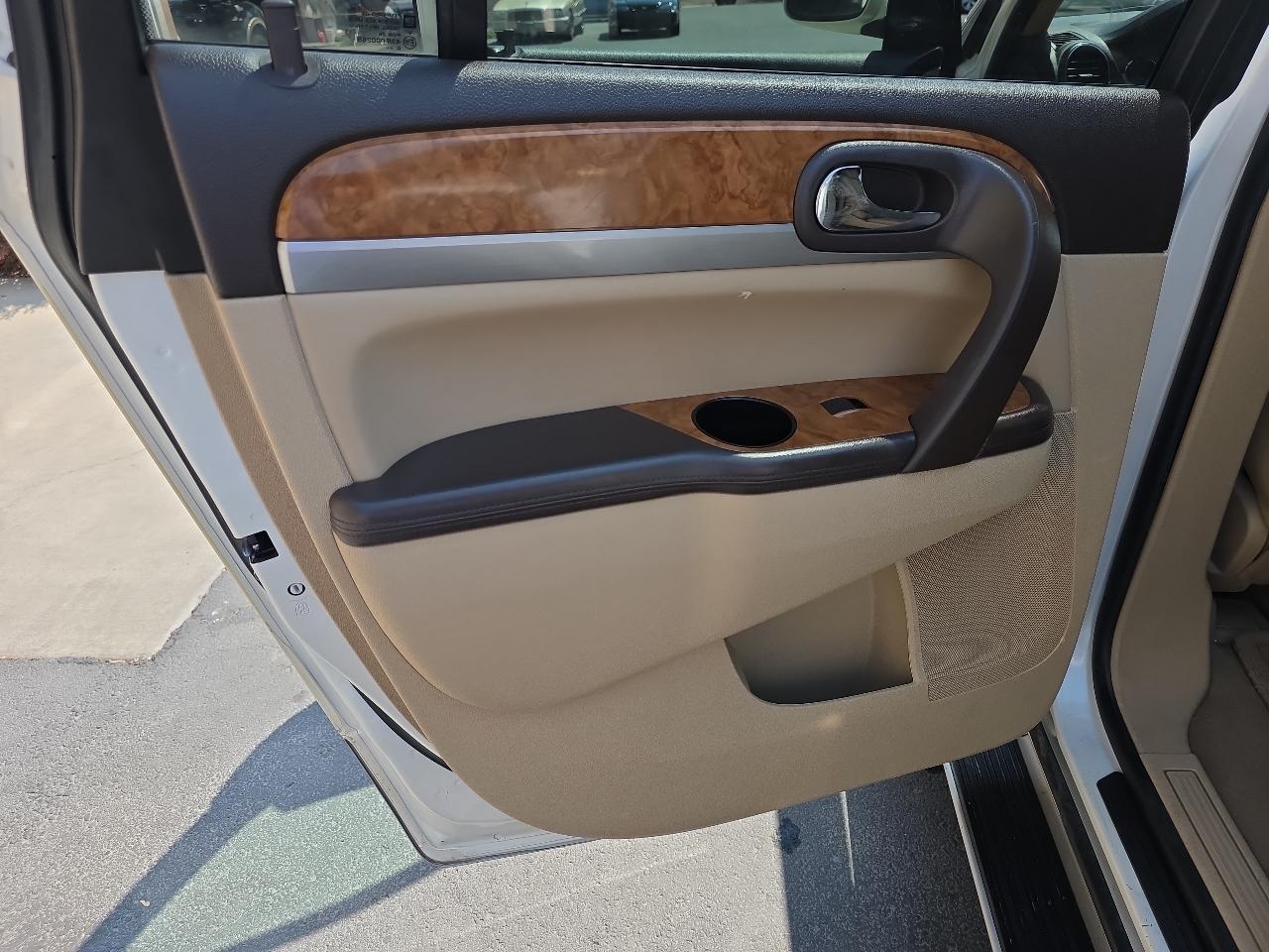 Buick Enclave AWD 4dr CXL-2 2011