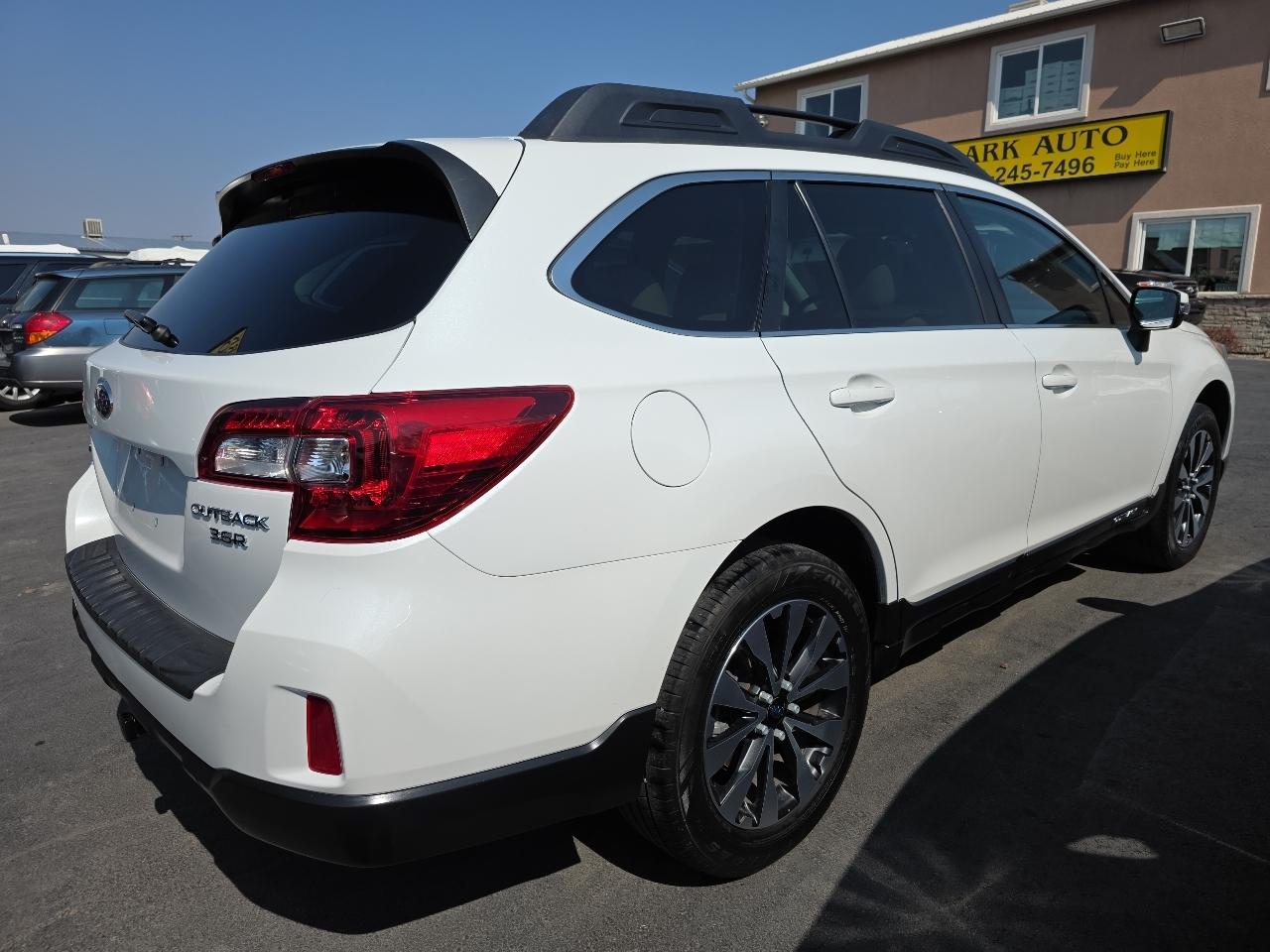 Subaru Outback 4dr Wgn 3.6R Limited 2015