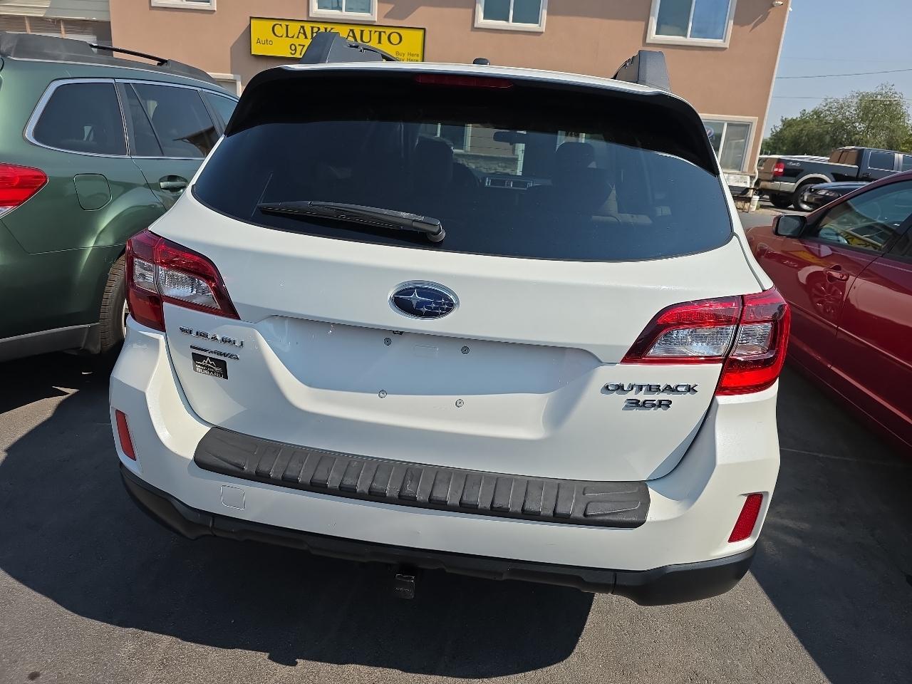 Subaru Outback 4dr Wgn 3.6R Limited 2015