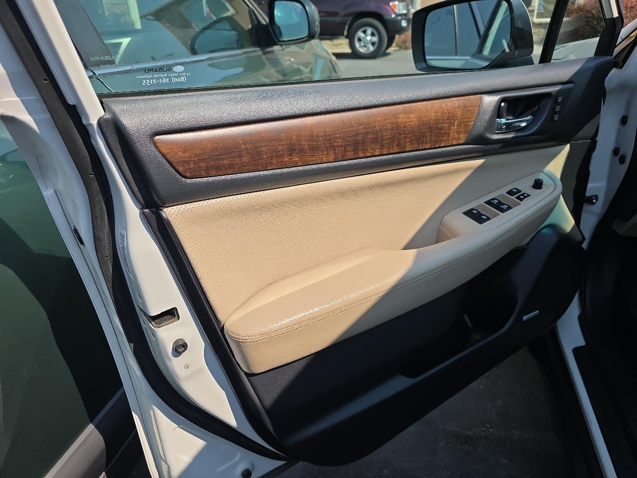 Subaru Outback 4dr Wgn 3.6R Limited 2015