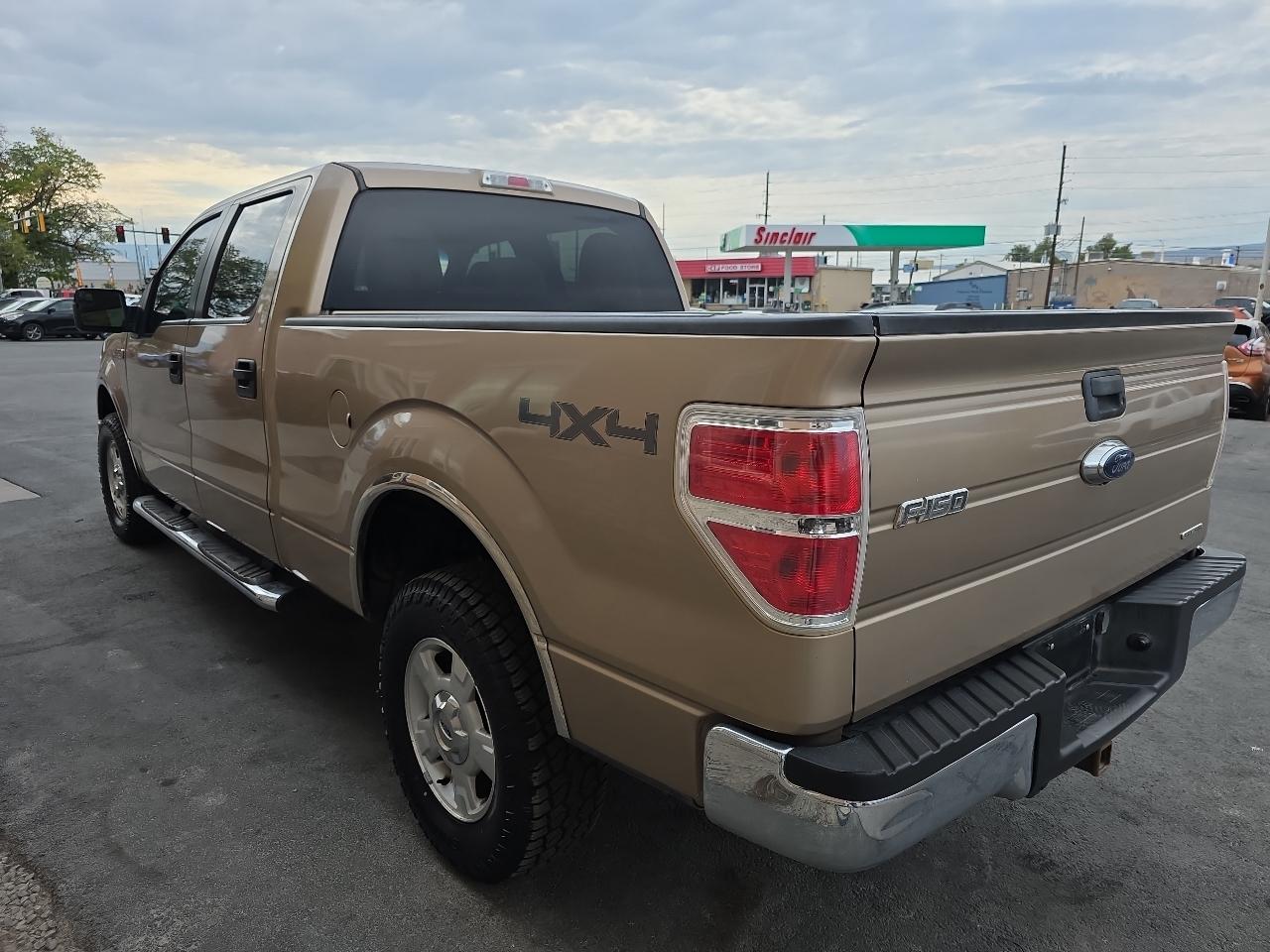 Ford F-150 4WD SuperCrew 145" XLT 2012