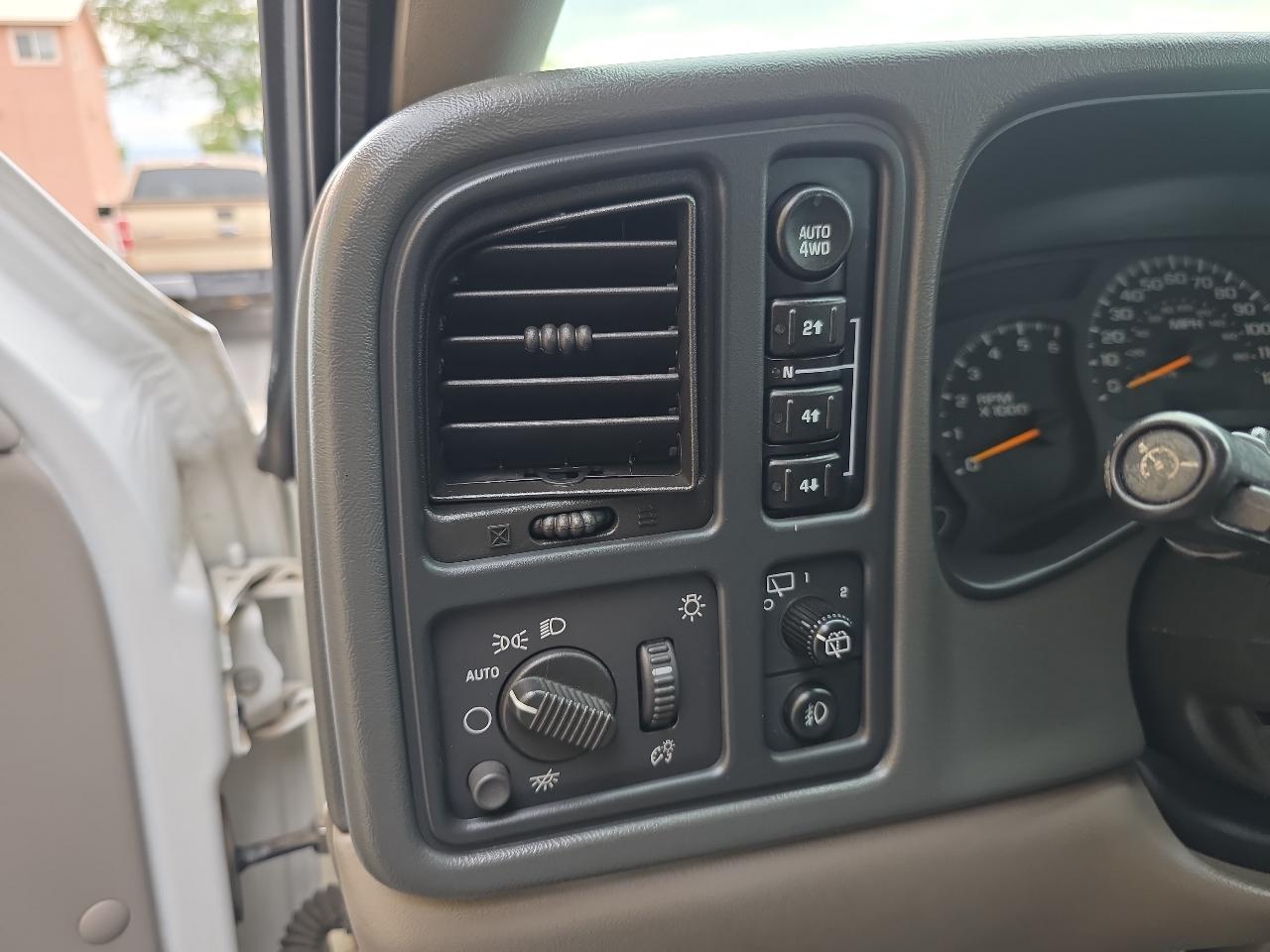 Chevrolet Tahoe Special Service Veh 4dr 4WD 2004