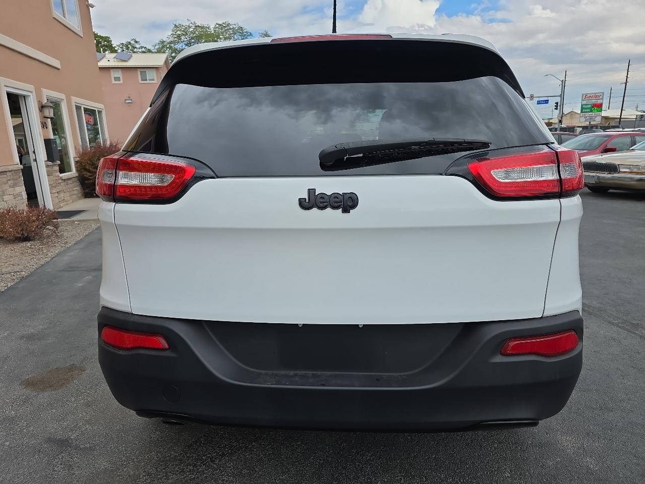 Jeep Cherokee Altitude FWD *Ltd Avail* 2017