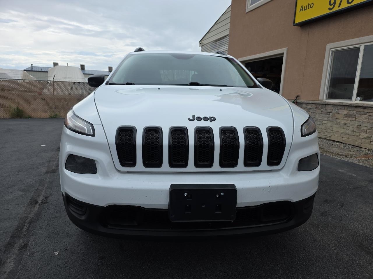 Jeep Cherokee Altitude FWD *Ltd Avail* 2017