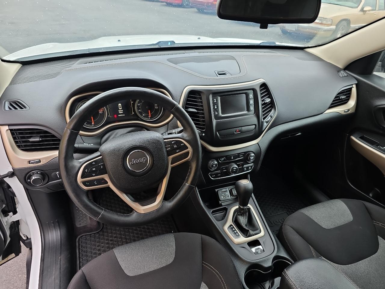 Jeep Cherokee Altitude FWD *Ltd Avail* 2017