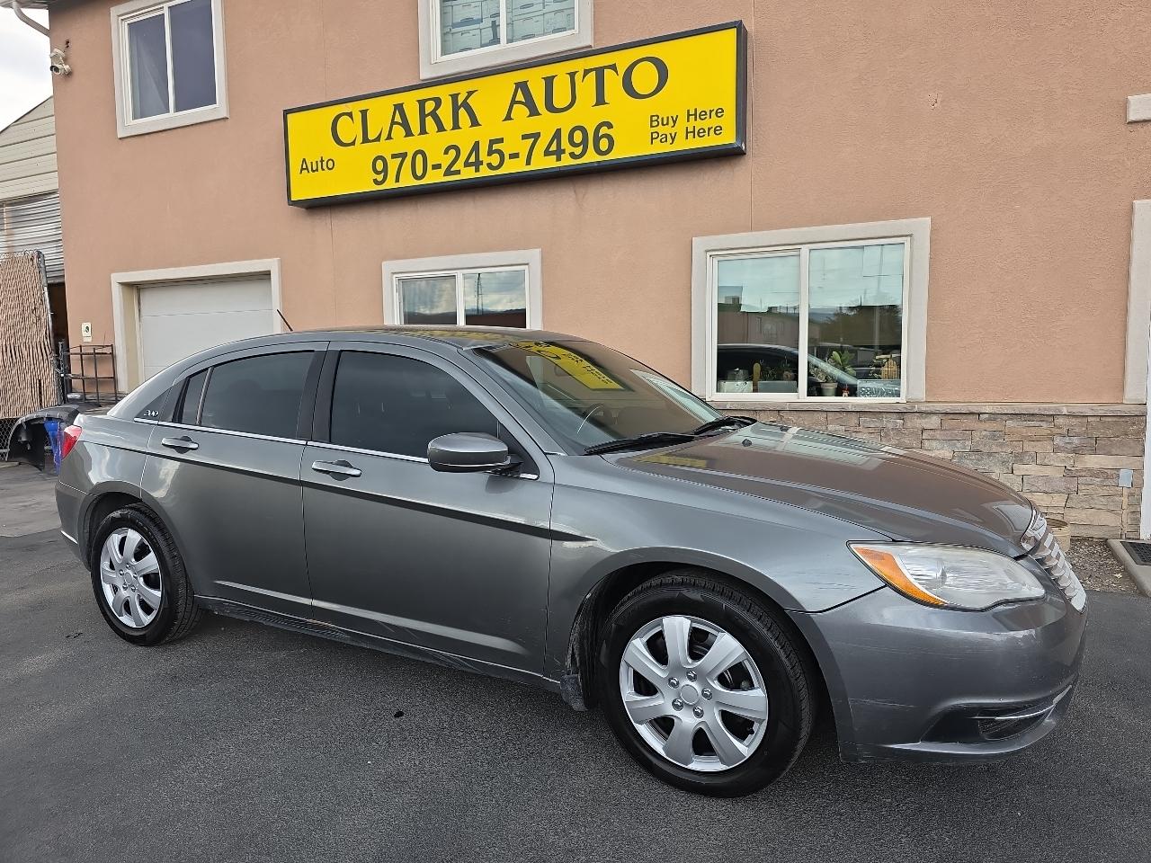 Chrysler 200 4dr Sdn LX 2012