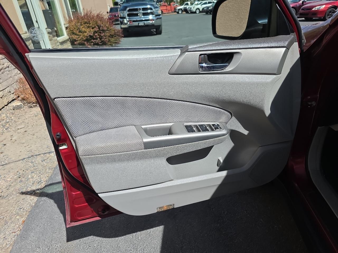 Subaru Forester 4dr Auto 2.5X Premium w/All-Weather Pkg 2010