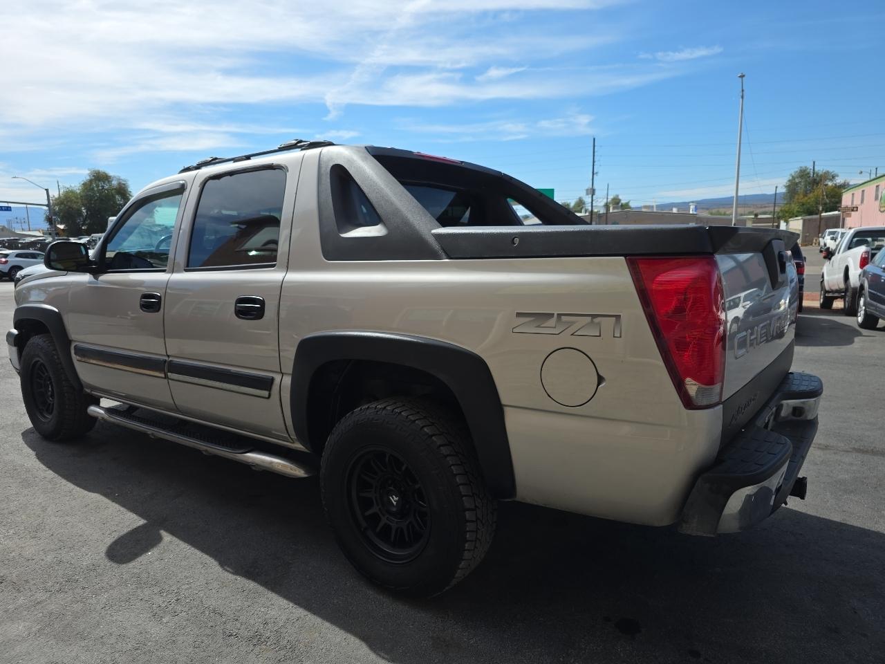 Chevrolet Avalanche 1500 5dr Crew Cab 130" WB 4WD Z71 2004