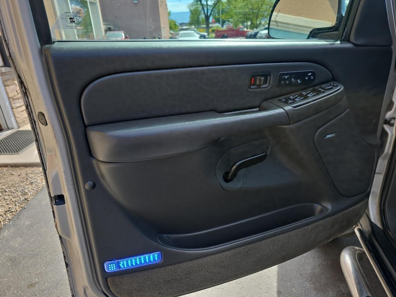 Chevrolet Avalanche 1500 5dr Crew Cab 130" WB 4WD Z71 2004