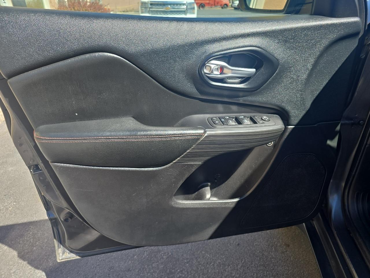 Jeep Cherokee 4WD 4dr Trailhawk 2015