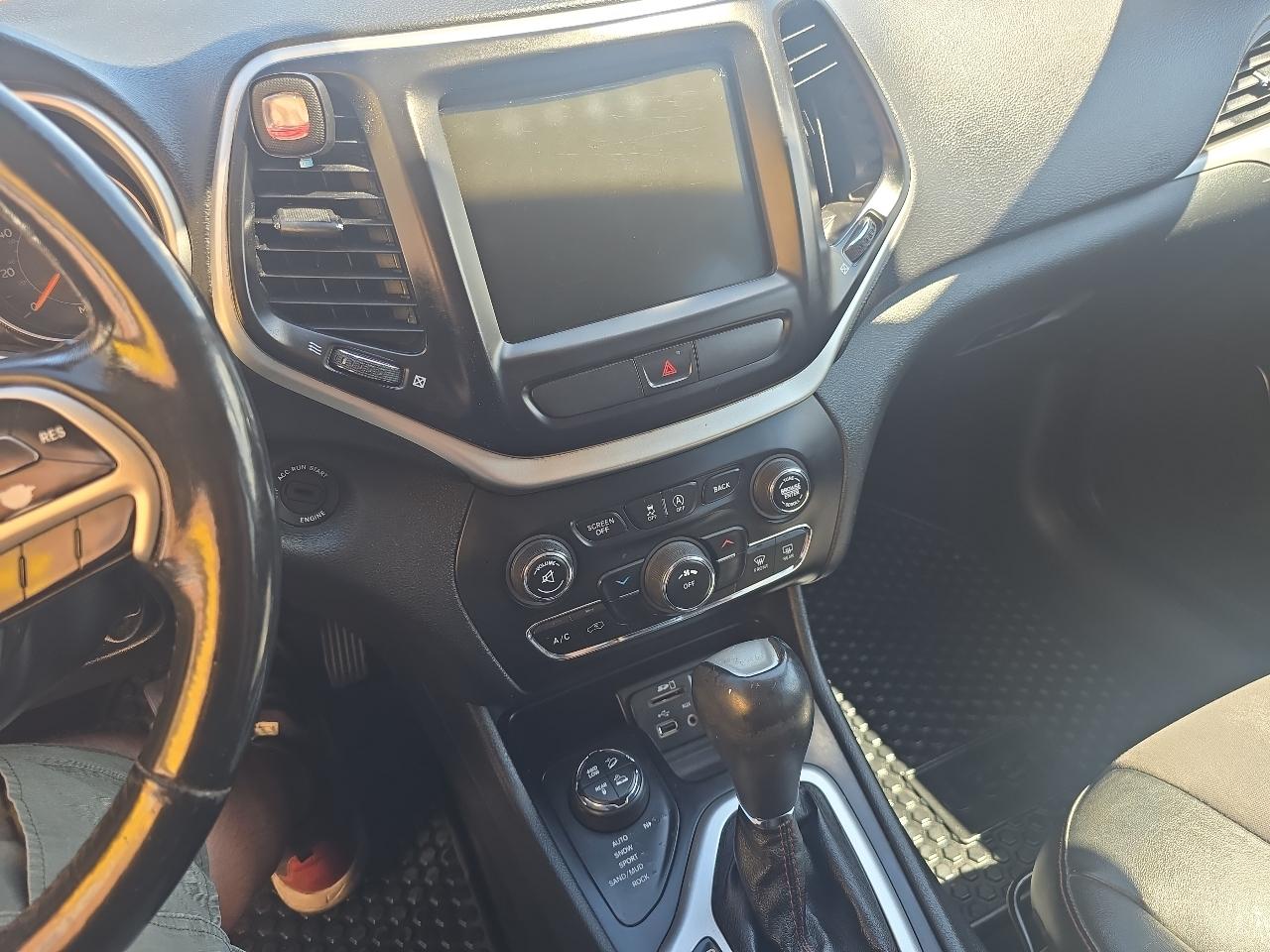 Jeep Cherokee 4WD 4dr Trailhawk 2015