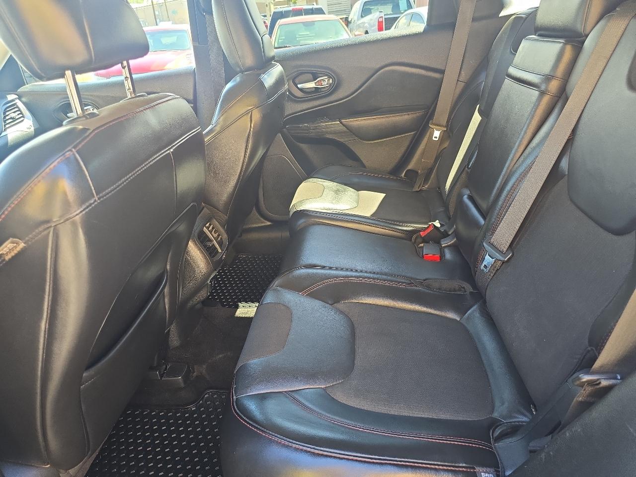Jeep Cherokee 4WD 4dr Trailhawk 2015