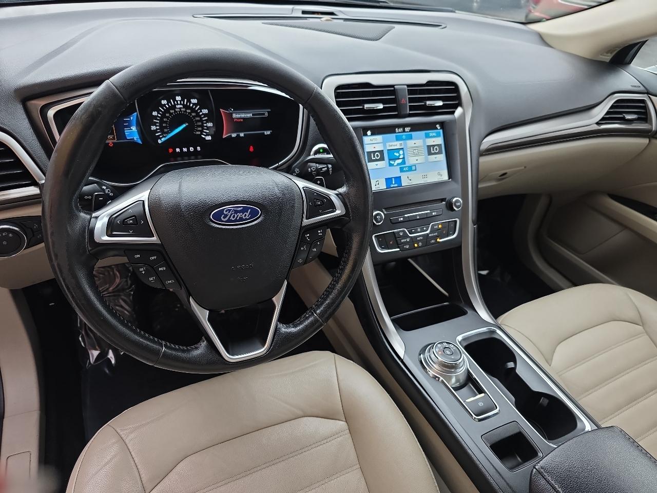 Ford Fusion SE FWD 2017