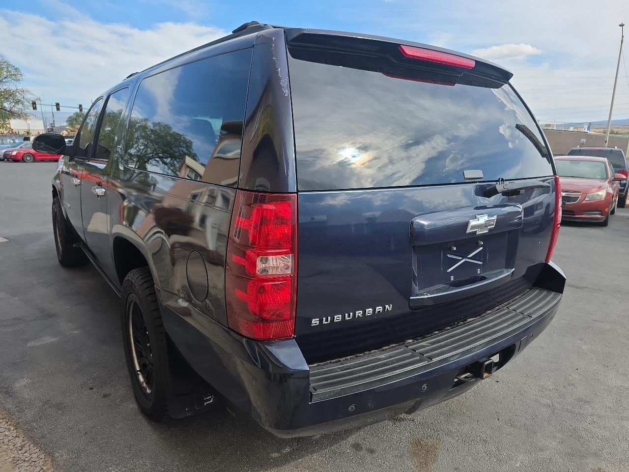 Chevrolet Suburban 4WD 4dr 1500 LTZ 2007