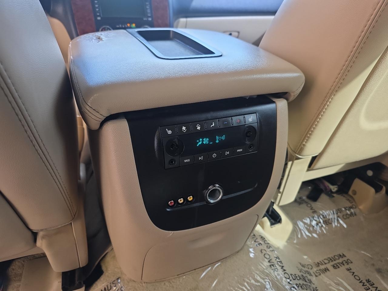 Chevrolet Suburban 4WD 4dr 1500 LTZ 2007