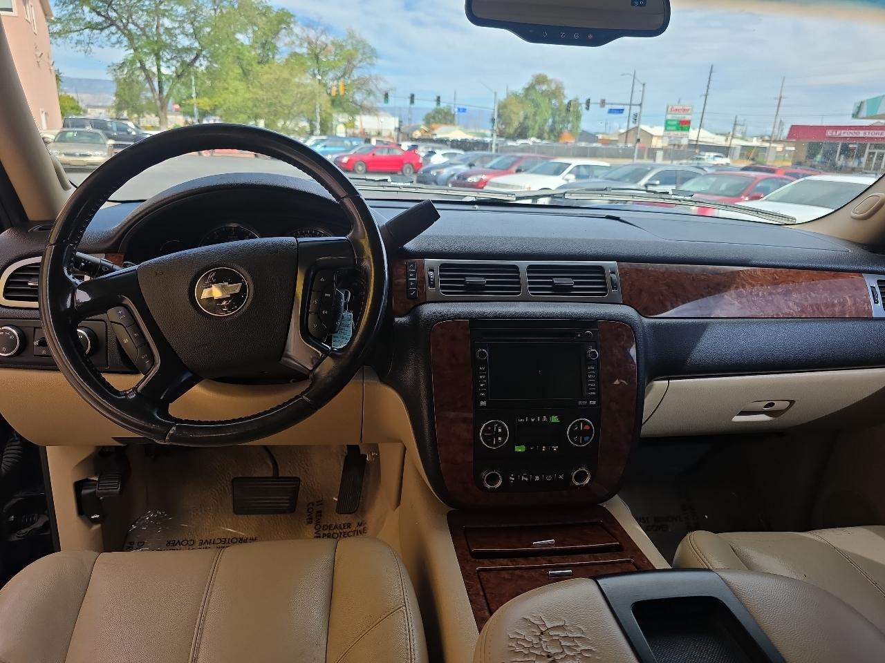 Chevrolet Suburban 4WD 4dr 1500 LTZ 2007