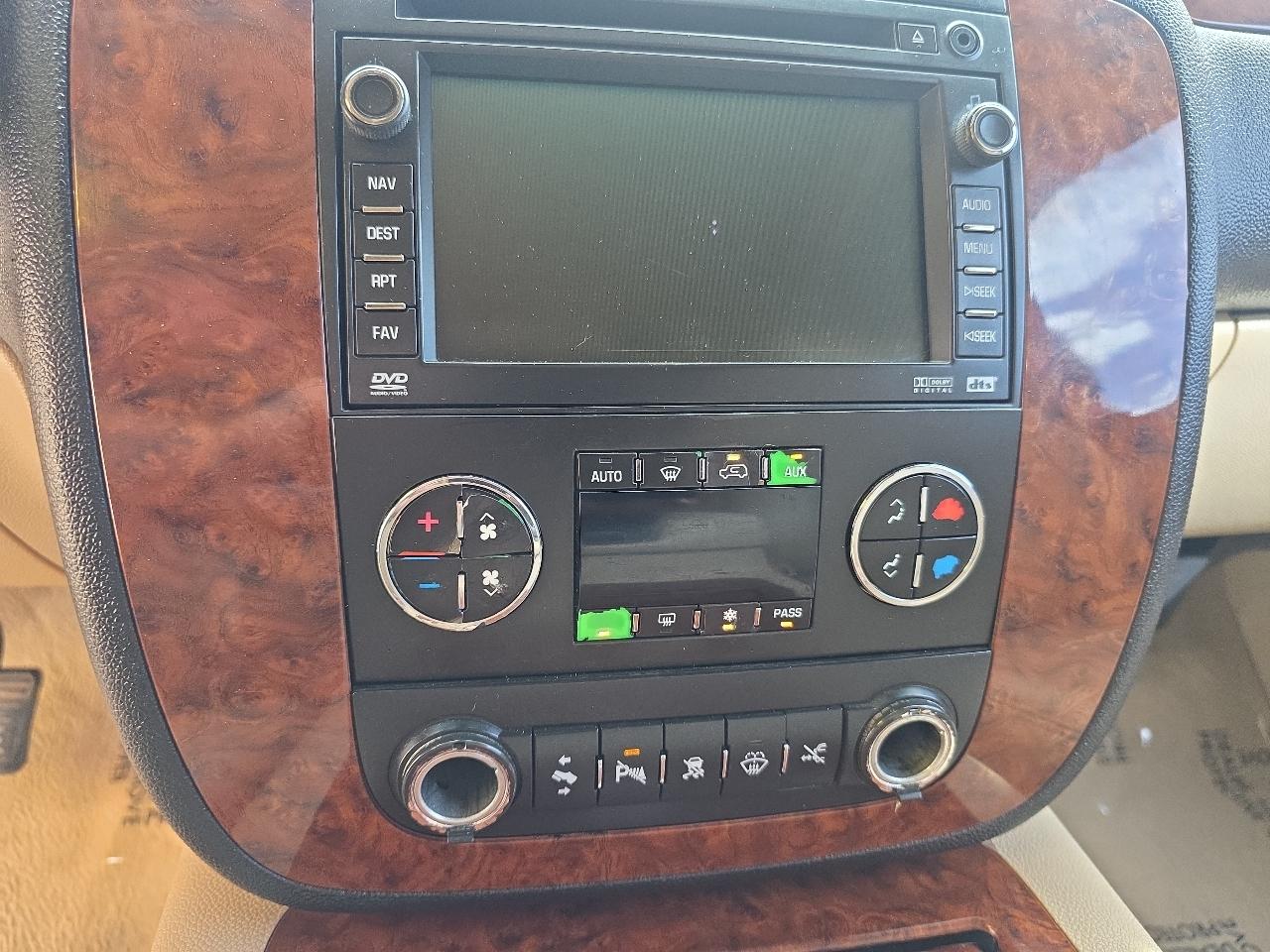 Chevrolet Suburban 4WD 4dr 1500 LTZ 2007