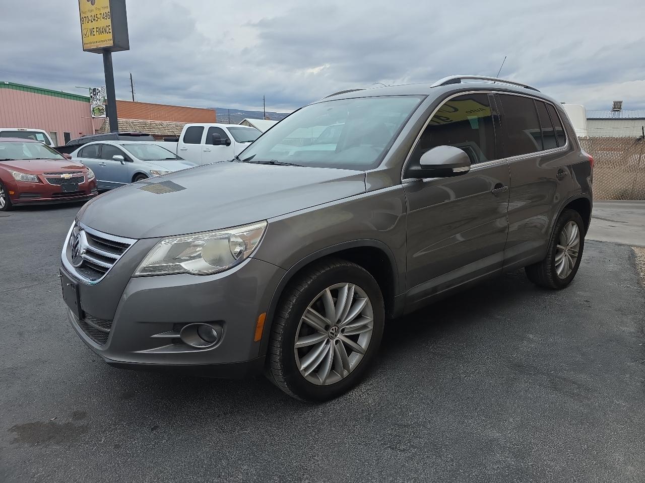 Volkswagen Tiguan 2WD 4dr SE w/Sunroof & Navi 2011