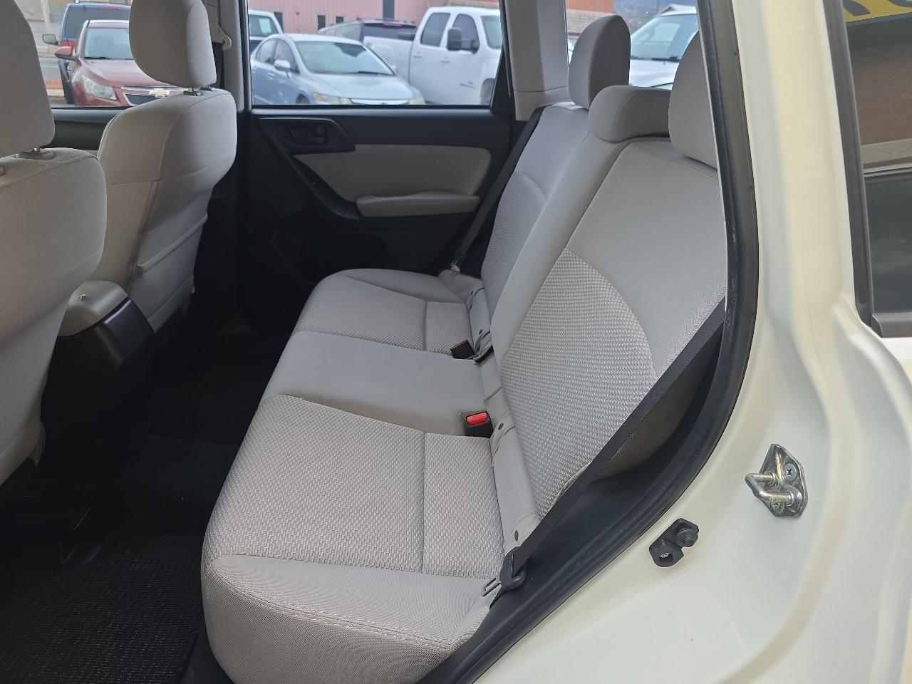 Subaru Forester 4dr Man 2.5i PZEV 2016