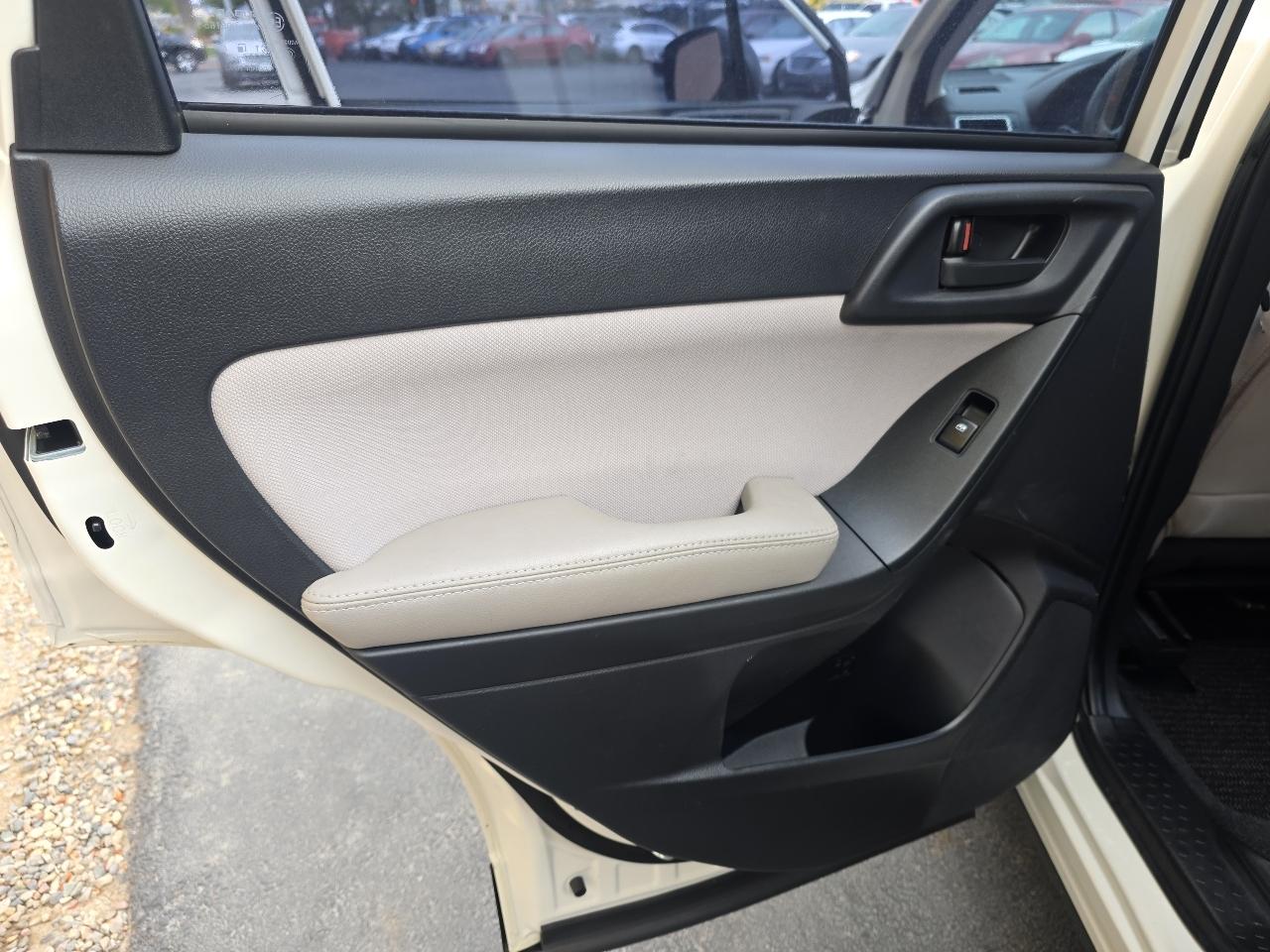 Subaru Forester 4dr Man 2.5i PZEV 2016