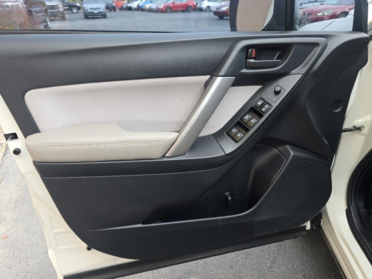 Subaru Forester 4dr Man 2.5i PZEV 2016