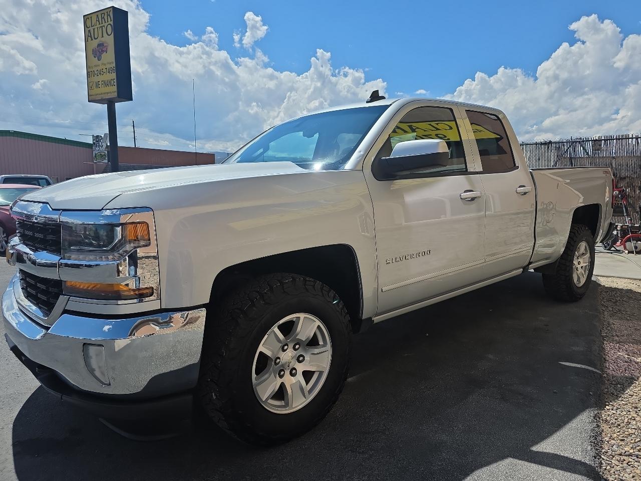 Chevrolet Silverado 1500 4WD Double Cab 143.5" LT w/1LT 2017