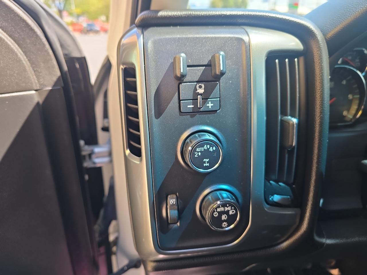 Chevrolet Silverado 1500 4WD Double Cab 143.5" LT w/1LT 2017