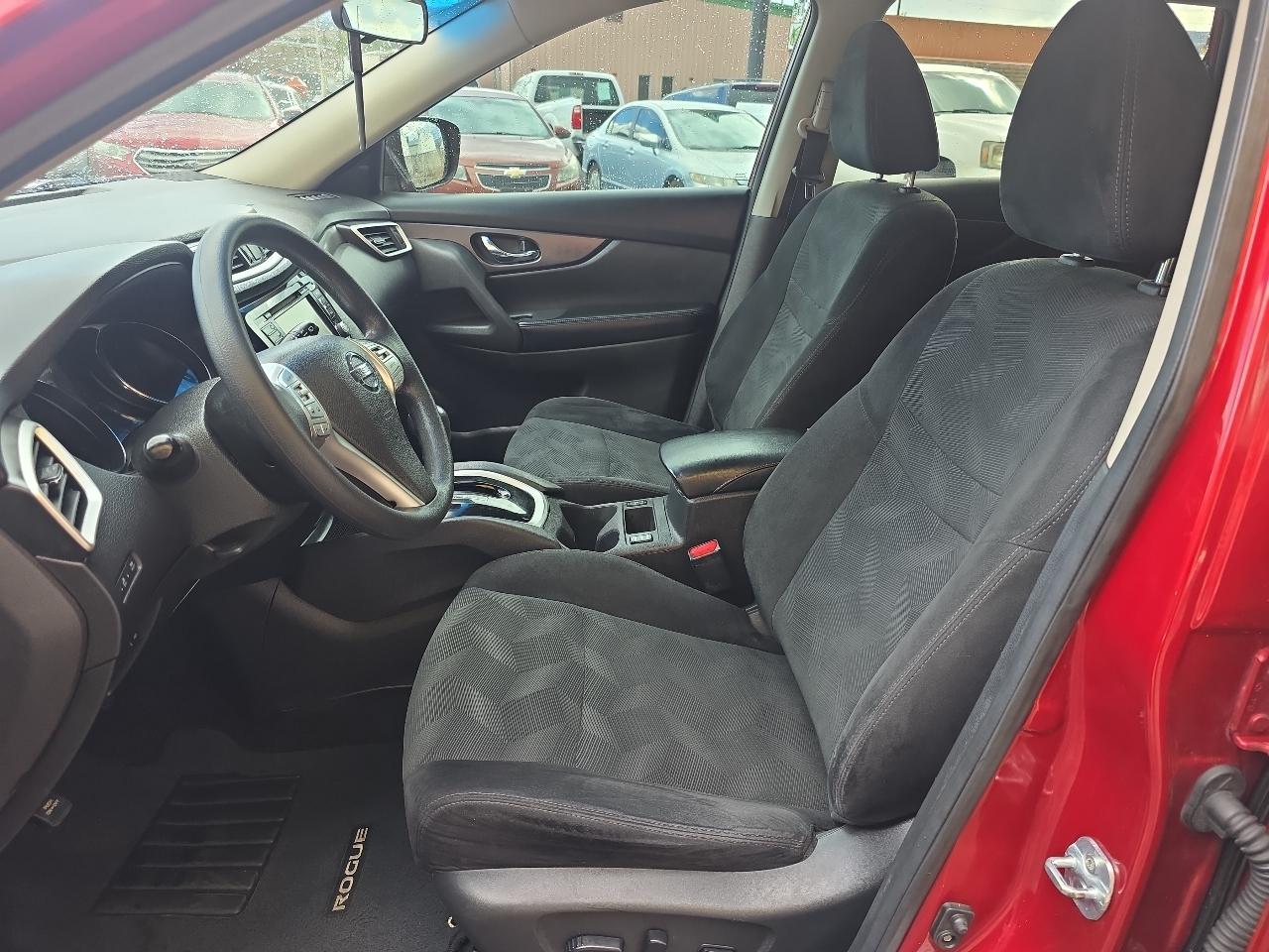 Nissan Rogue AWD 4dr SV 2016