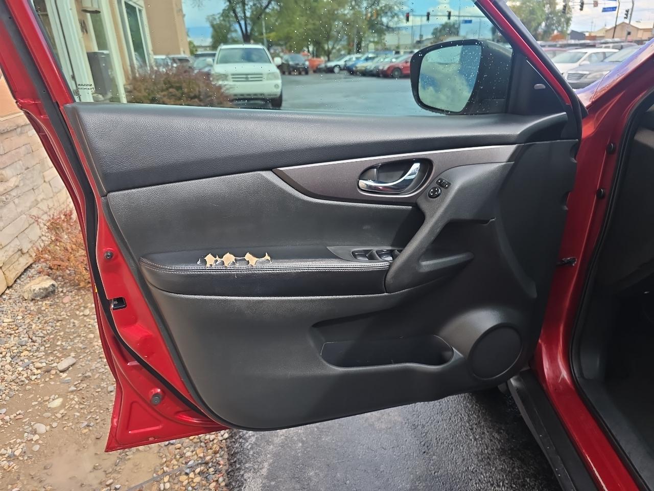 Nissan Rogue AWD 4dr SV 2016