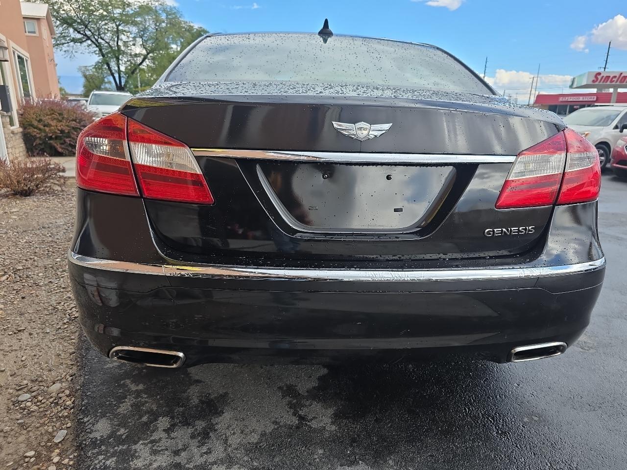 Hyundai Genesis 4dr Sdn V6 3.8L 2014