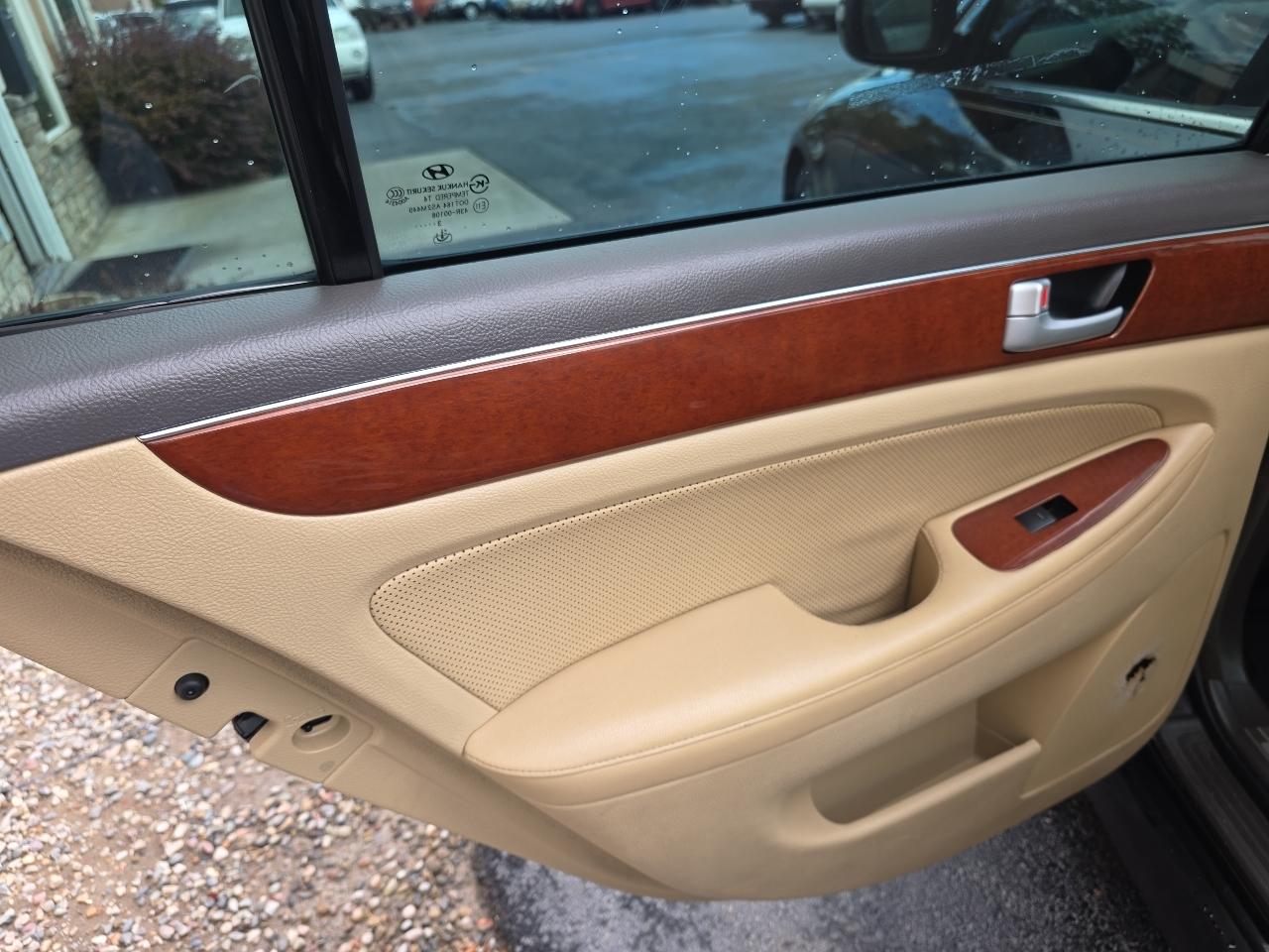 Hyundai Genesis 4dr Sdn V6 3.8L 2014
