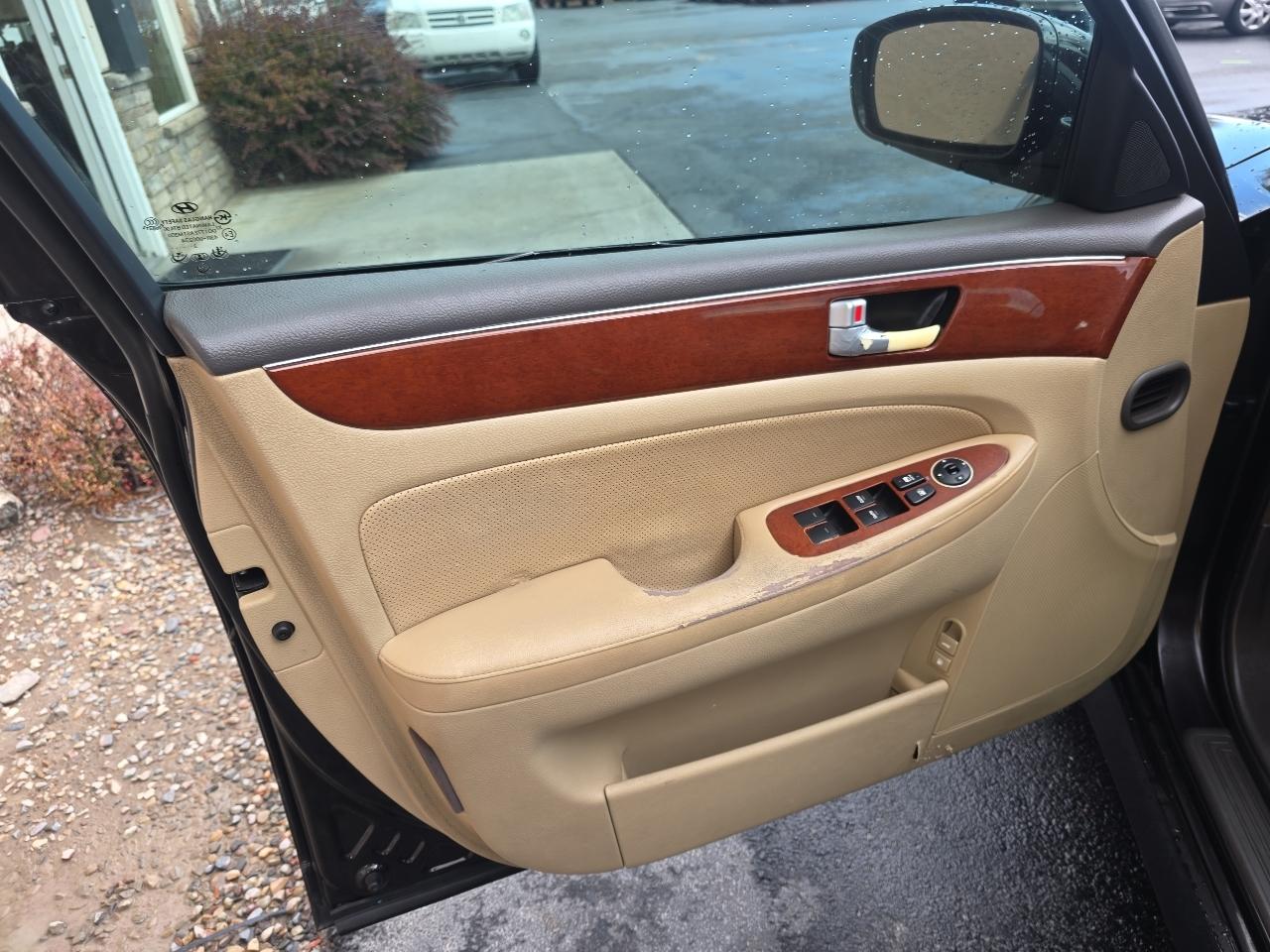 Hyundai Genesis 4dr Sdn V6 3.8L 2014