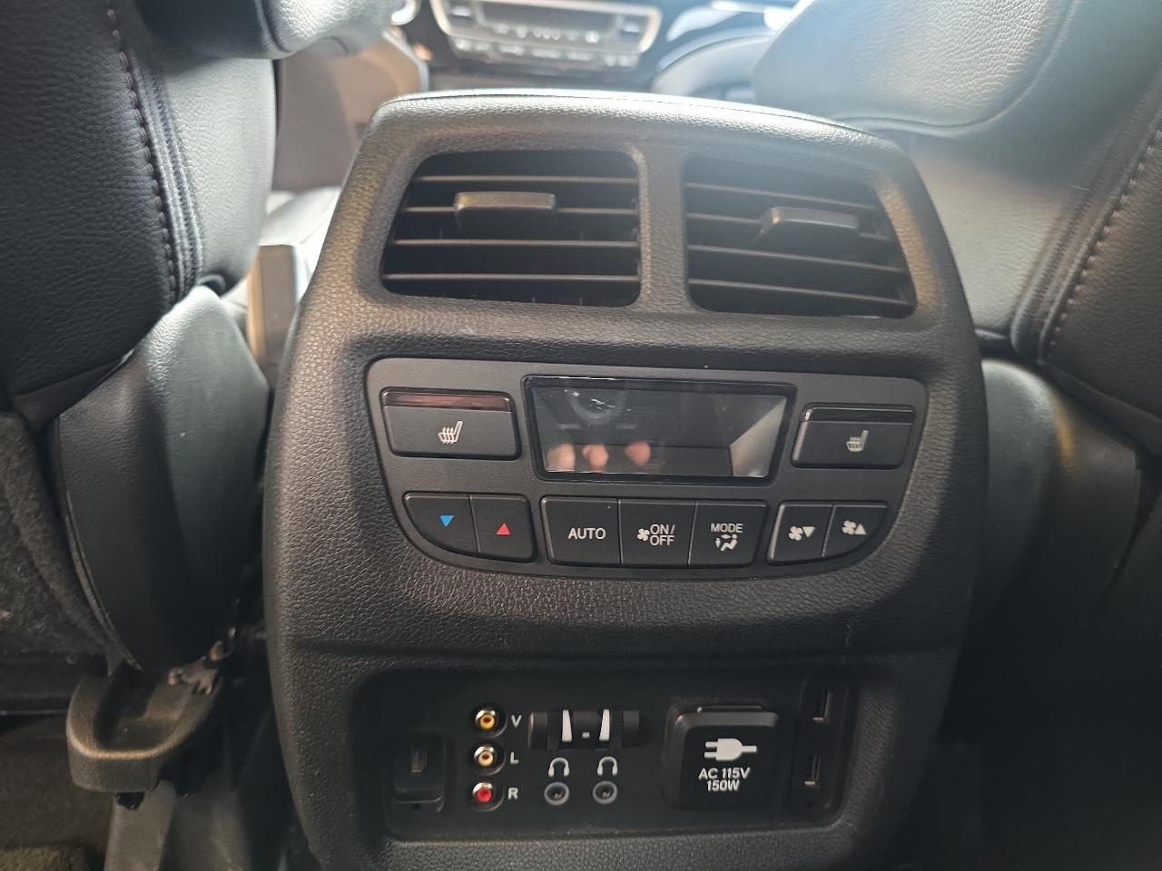 Honda Pilot AWD 4dr Elite w/RES & Navi 2016