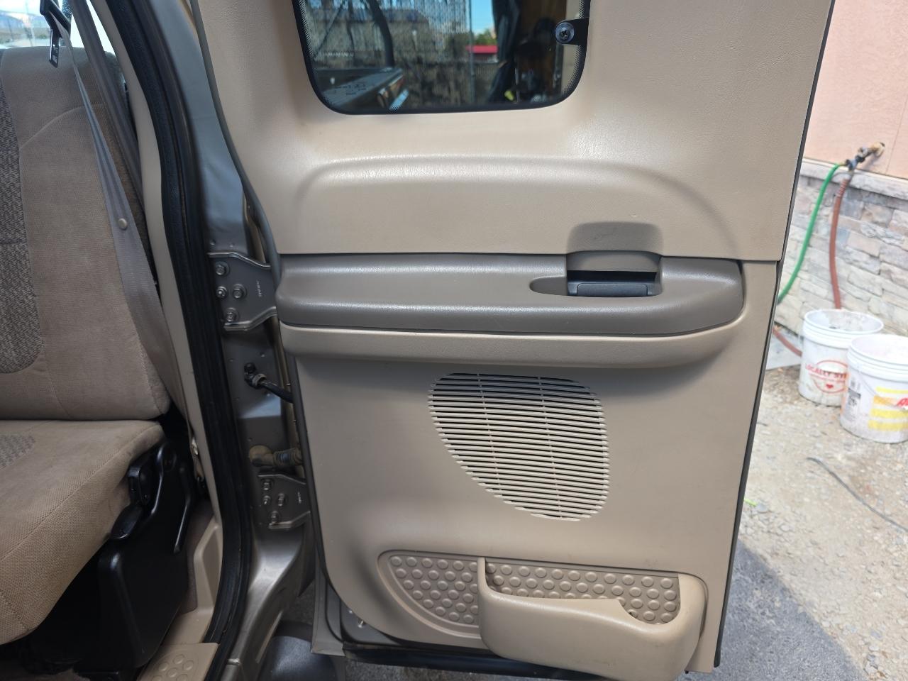 Ford Super Duty F-250 Supercab 142" XLT 4WD 2002