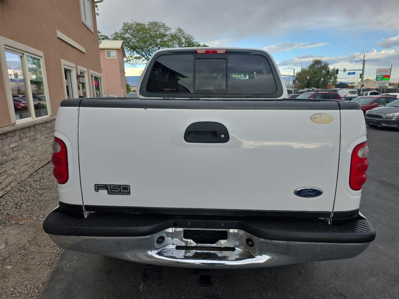 Ford F-150 SuperCrew Crew Cab 139" Lariat 4WD 2001