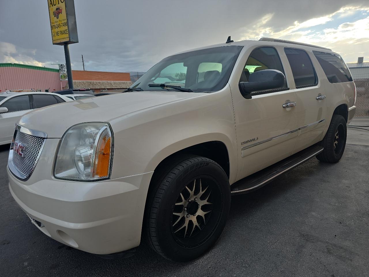 GMC Yukon XL AWD 4dr Denali 2014