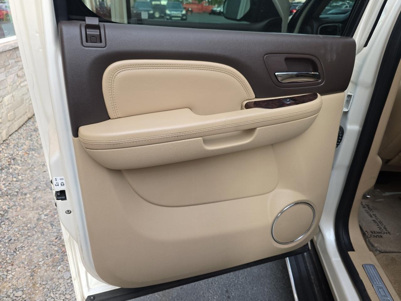 GMC Yukon XL AWD 4dr Denali 2014