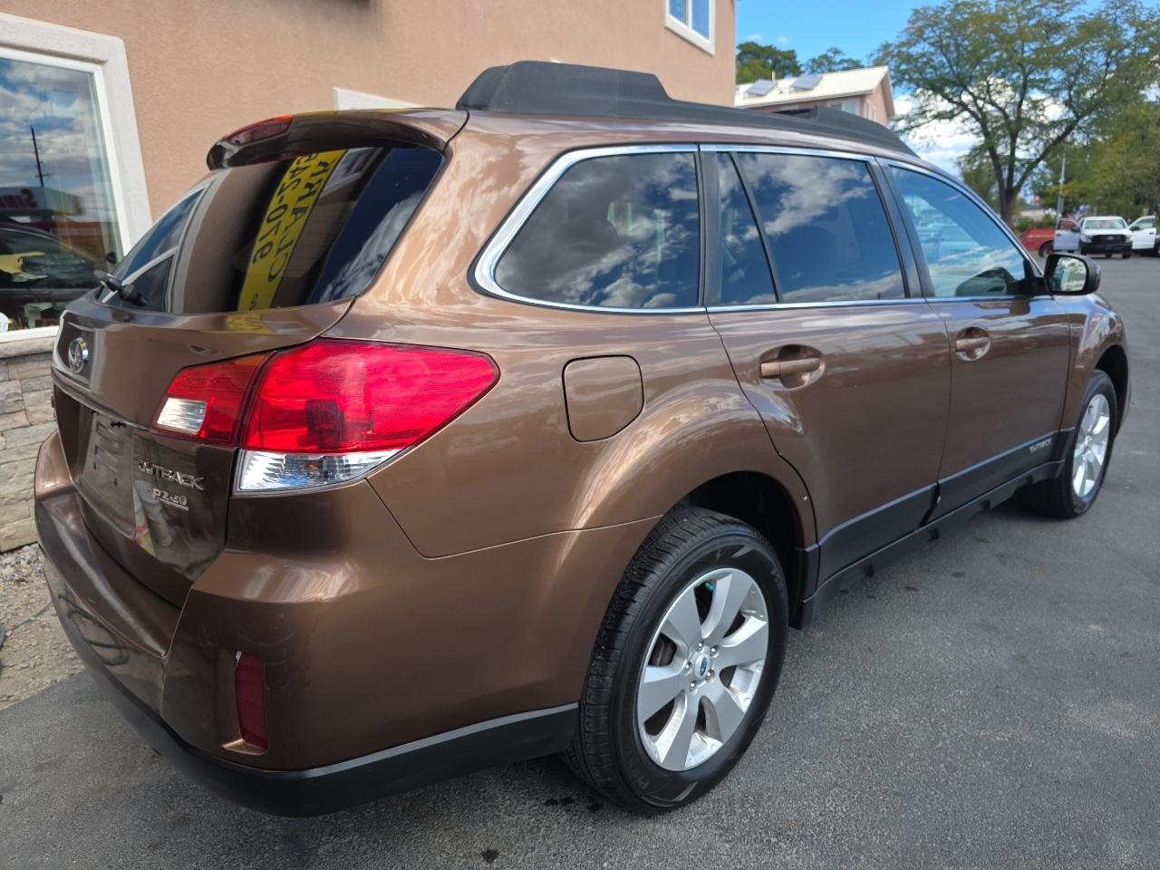 Subaru Outback 4dr Wgn H4 Auto 2.5i Premium 2013