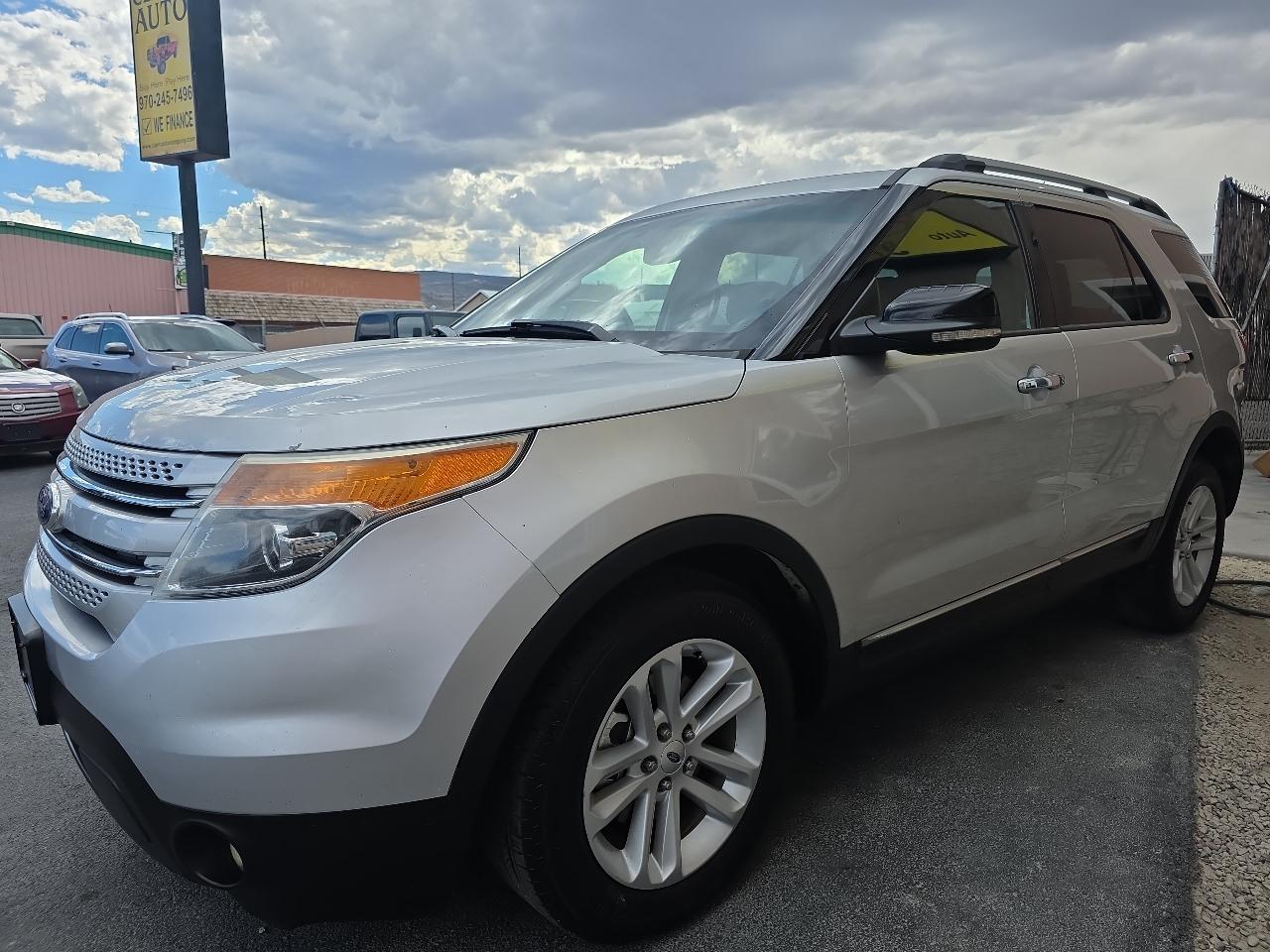 Ford Explorer 4WD 4dr XLT 2012