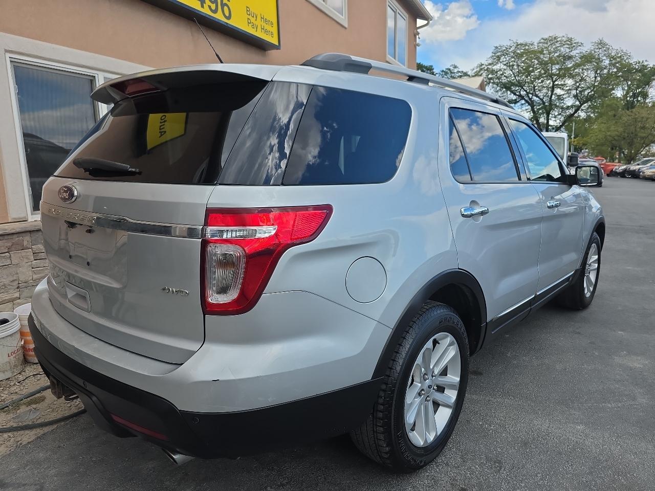 Ford Explorer 4WD 4dr XLT 2012