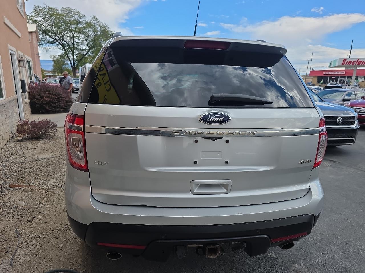 Ford Explorer 4WD 4dr XLT 2012