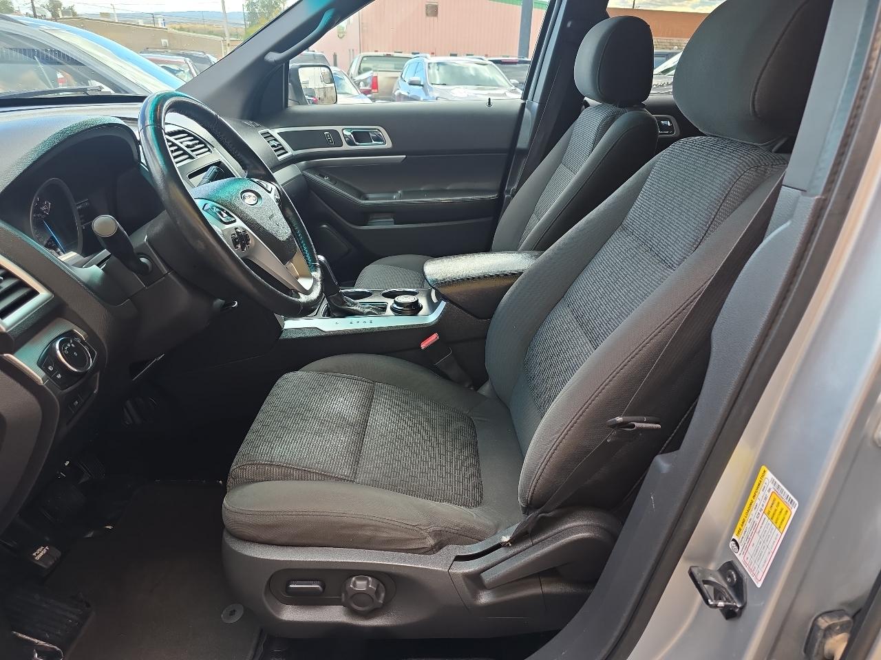 Ford Explorer 4WD 4dr XLT 2012