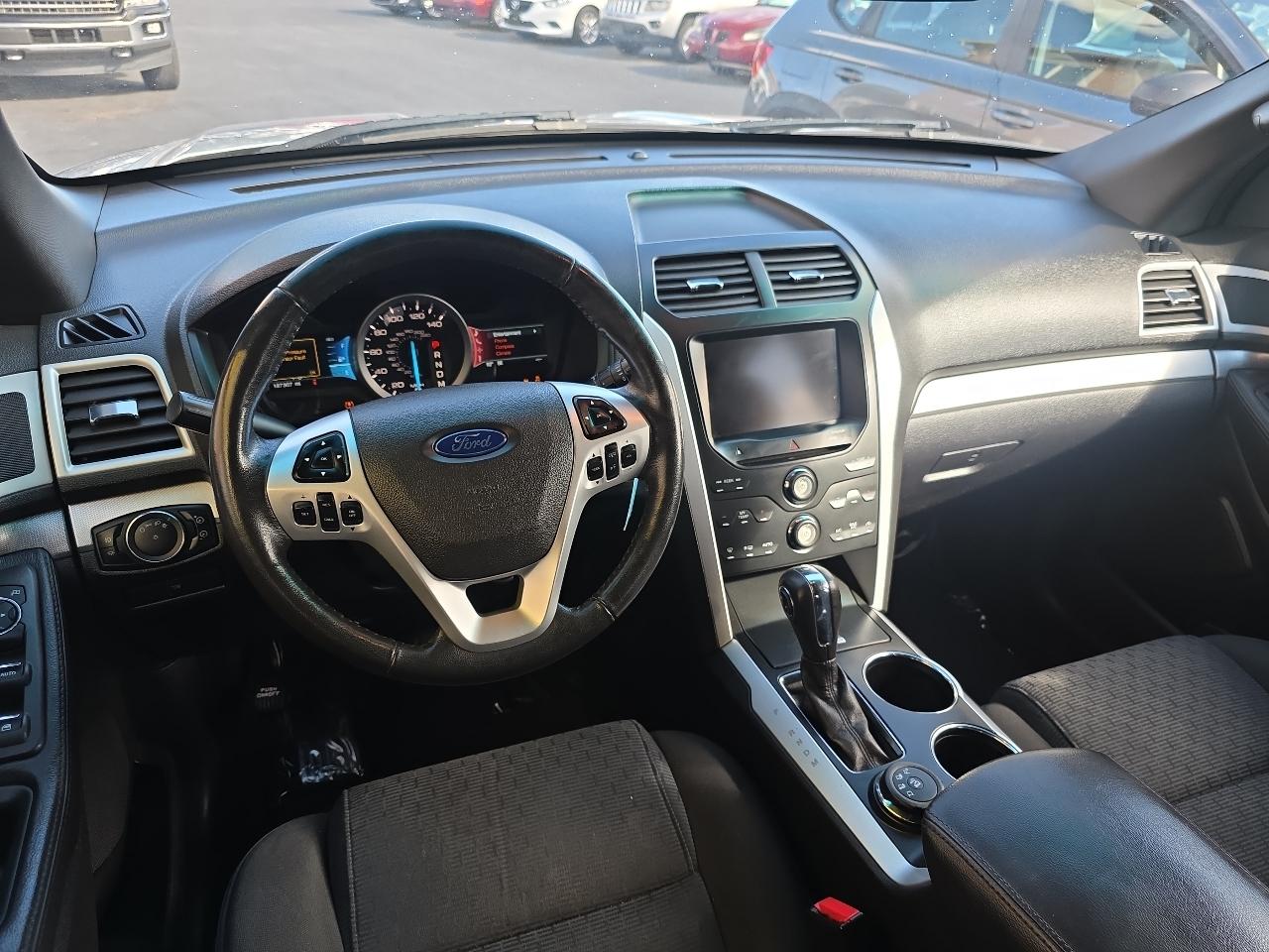 Ford Explorer 4WD 4dr XLT 2012