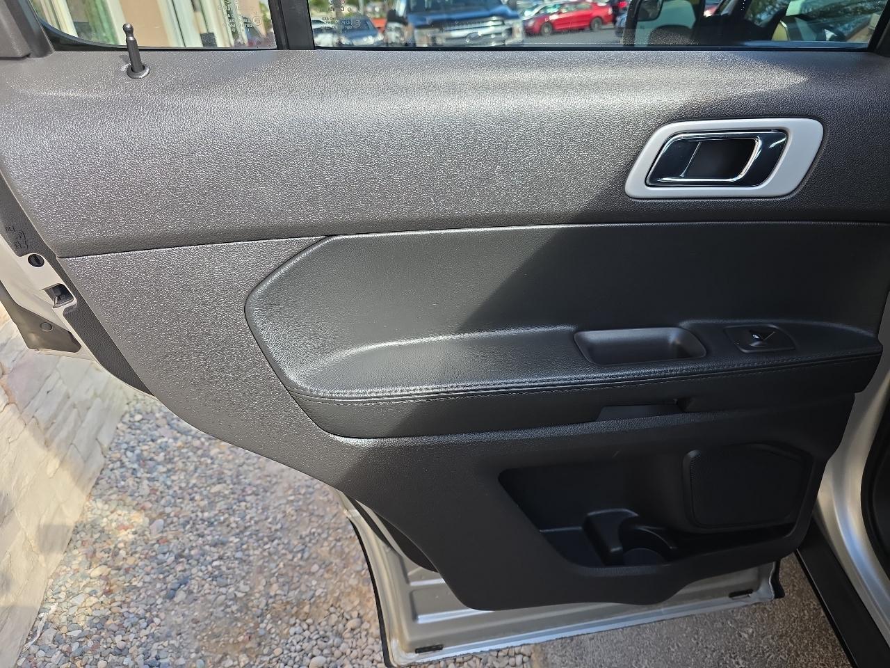 Ford Explorer 4WD 4dr XLT 2012