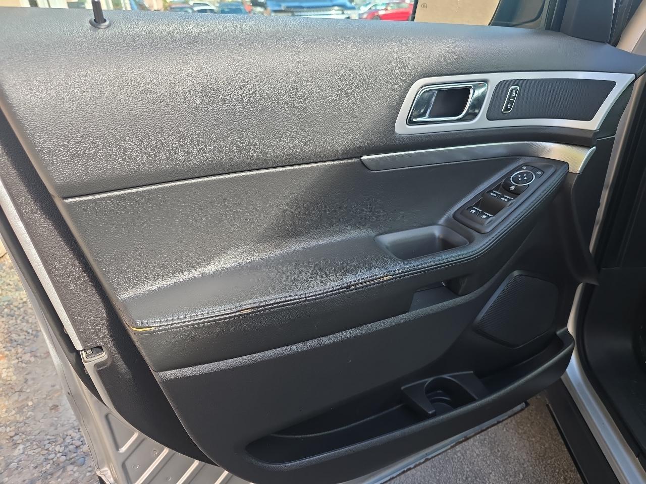 Ford Explorer 4WD 4dr XLT 2012