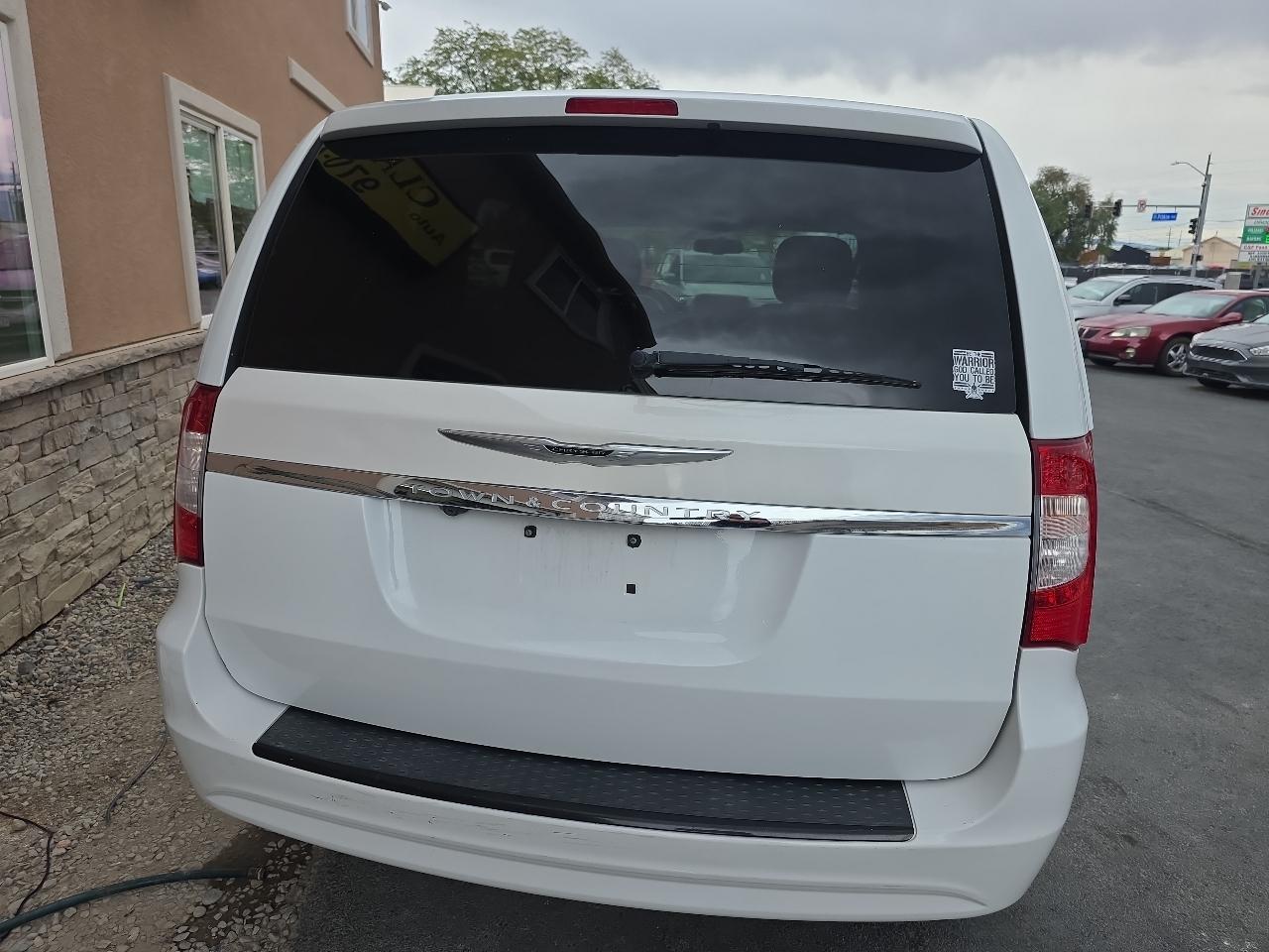 Chrysler Town & Country 4dr Wgn S 2016