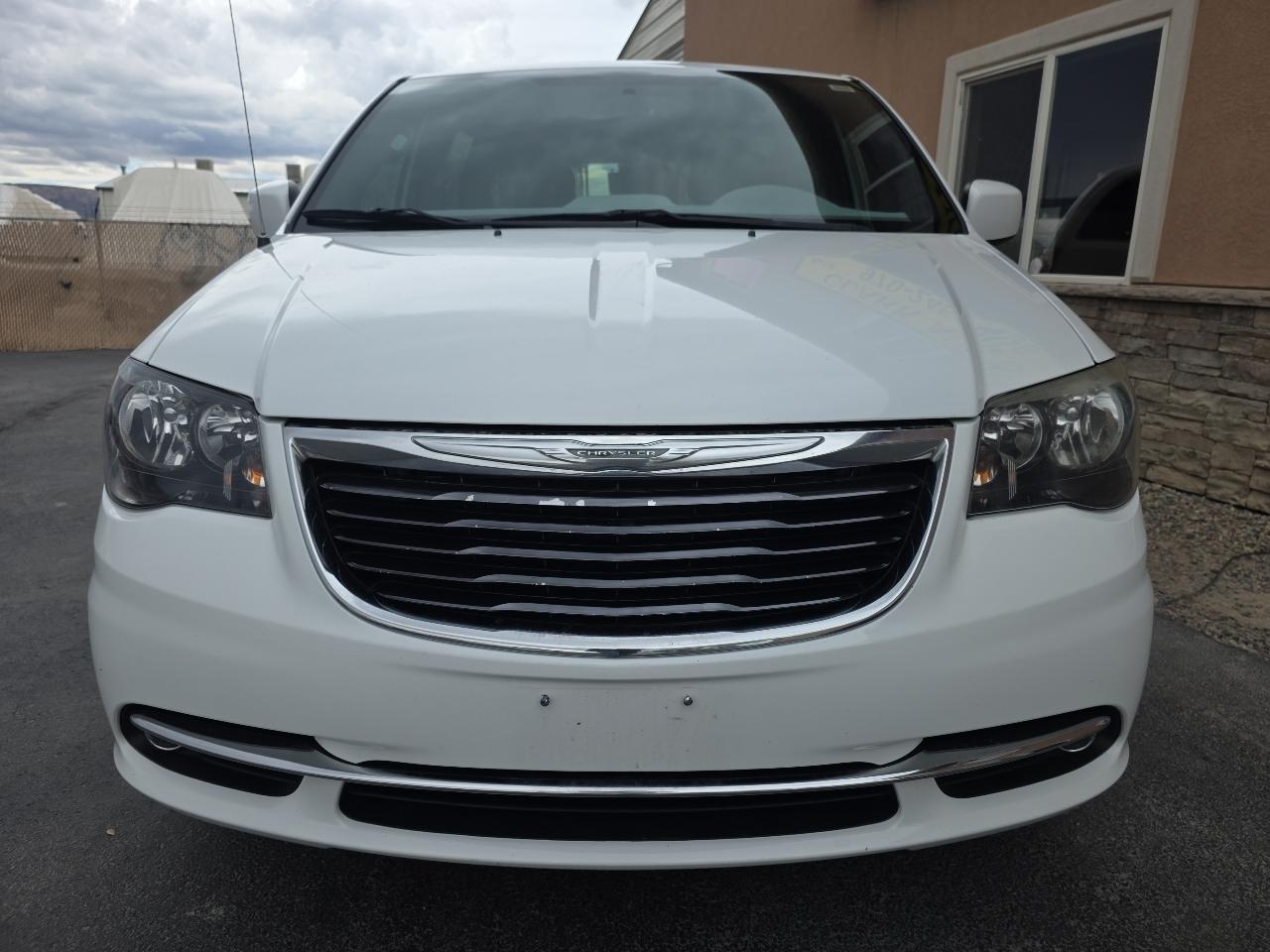 Chrysler Town & Country 4dr Wgn S 2016