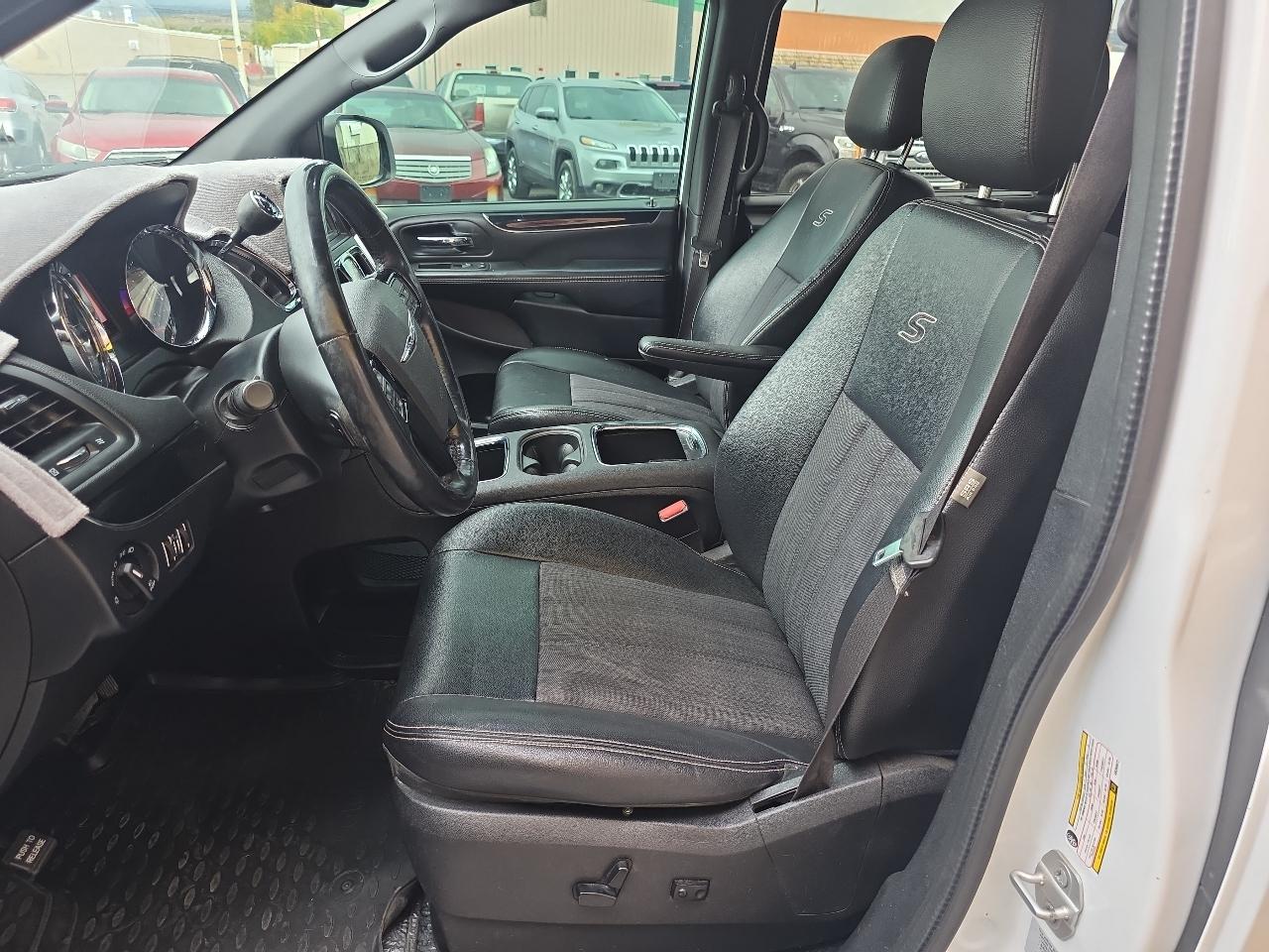 Chrysler Town & Country 4dr Wgn S 2016