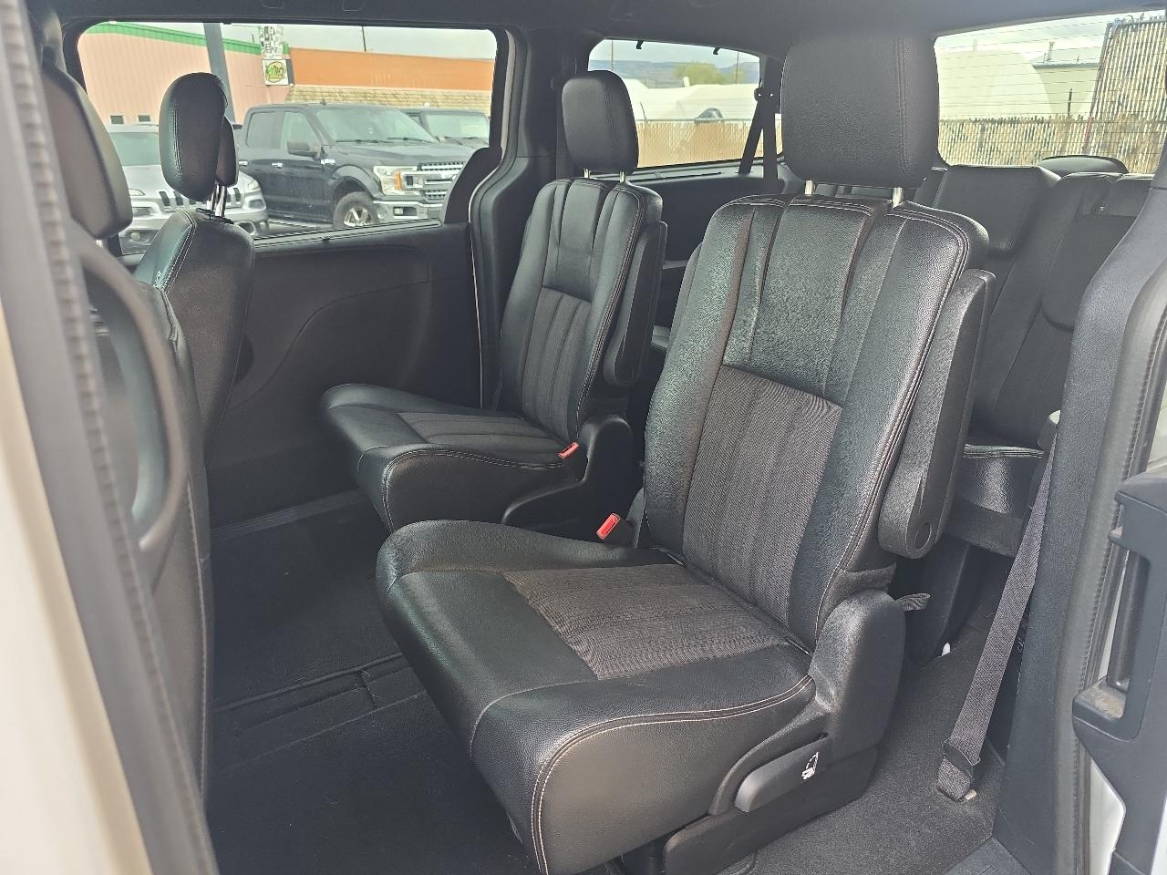 Chrysler Town & Country 4dr Wgn S 2016