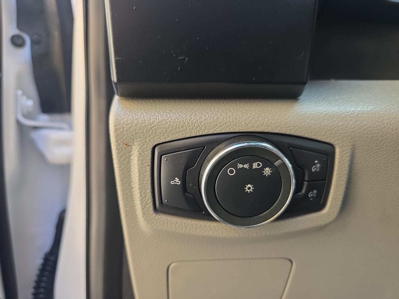 Ford F-150 photo 12